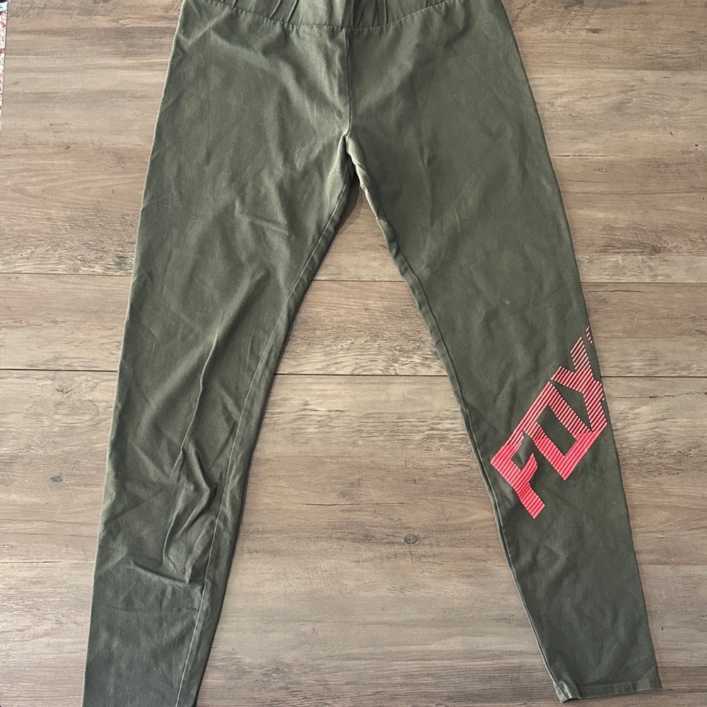 Fox Olive Leggings with Pink Accent
